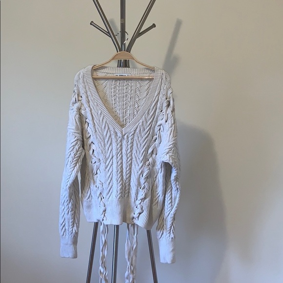 SOLD Zara Beige Cable Knit Sweater - Picture 2 of 4